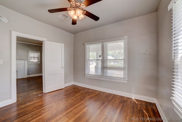 2520 E 7th Street, Tulsa, OK 74104