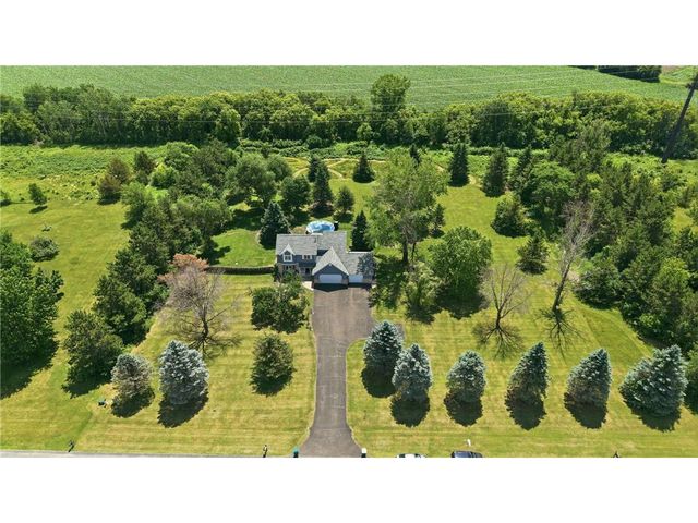 591 Spurline Circle, Hudson, WI 54016