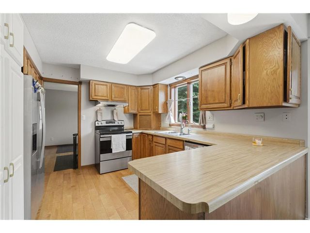 591 Spurline Circle, Hudson, WI 54016