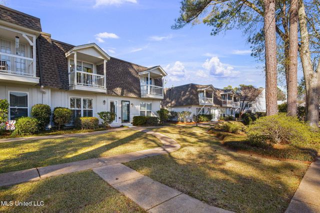 550 Post Road, 121, Ridgeland, MS 39157