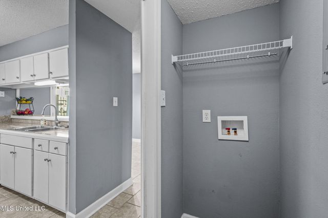 550 Post Road, 121, Ridgeland, MS 39157