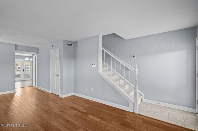 550 Post Road, 121, Ridgeland, MS 39157