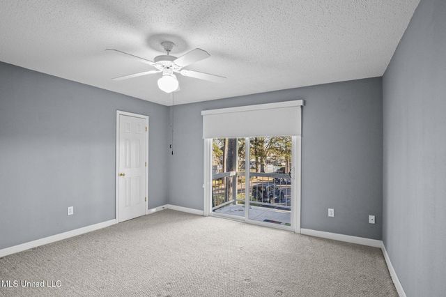 550 Post Road, 121, Ridgeland, MS 39157