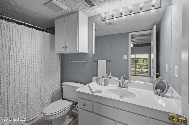 550 Post Road, 121, Ridgeland, MS 39157