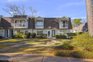 550 Post Road, 121, Ridgeland, MS 39157