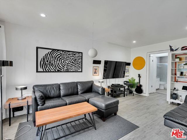 1145 N Hoover Street, Los Angeles, CA 90029