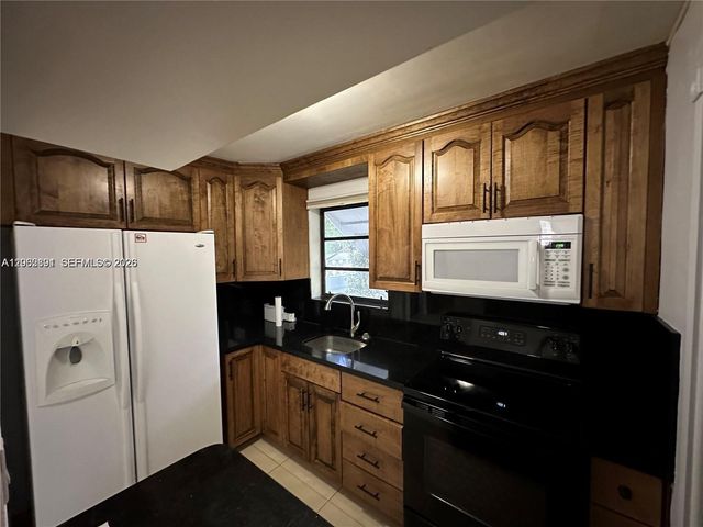 7880 NW 11th St 0, Pembroke Pines, FL 33024
