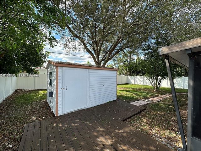 7880 NW 11th St 0, Pembroke Pines, FL 33024