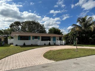 7880 NW 11th St 0, Pembroke Pines, FL 33024