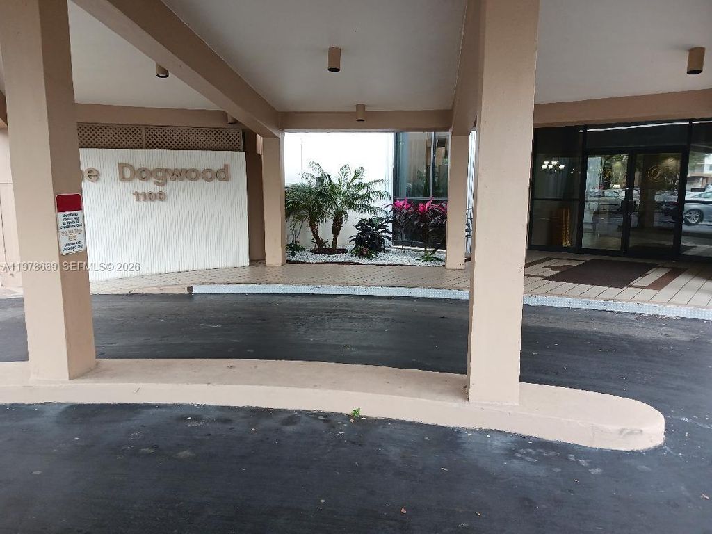 1100 St Charles Place 213, Pembroke Pines, FL 33026