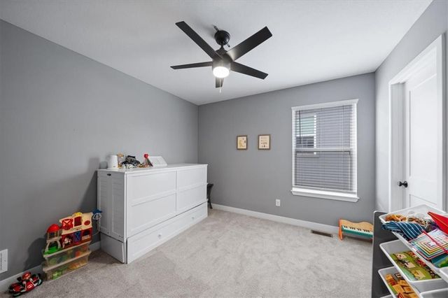 16083 Ryan Circle, Parkville, MO 64152
