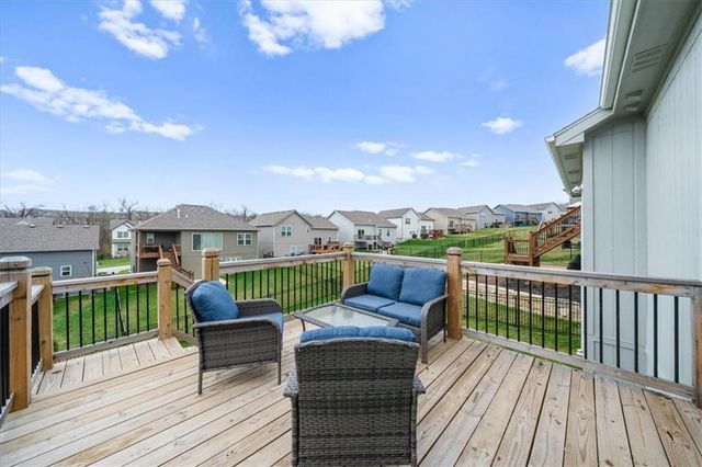 16083 Ryan Circle, Parkville, MO 64152