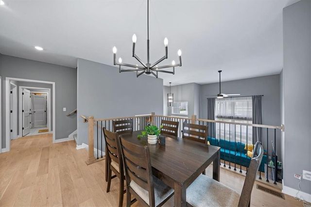 16083 Ryan Circle, Parkville, MO 64152