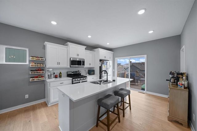 16083 Ryan Circle, Parkville, MO 64152