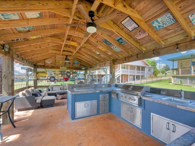 115 Harbor Addition Drive, Livingston, TX 77351