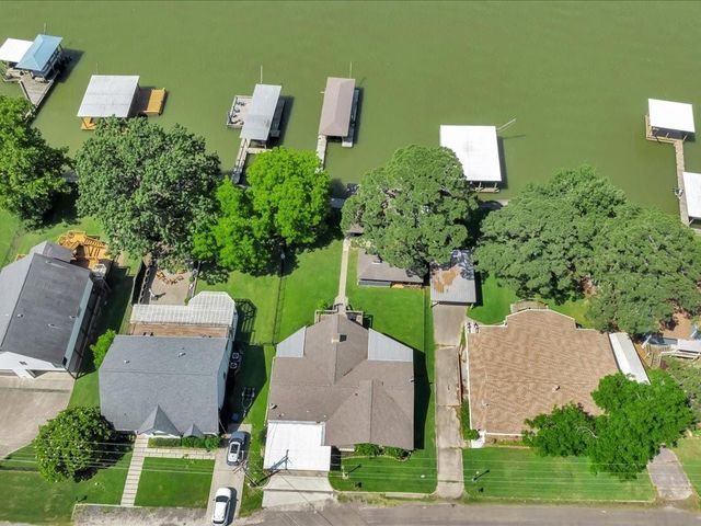 115 Harbor Addition Drive, Livingston, TX 77351