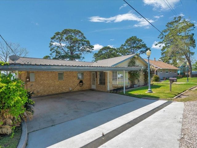 115 Harbor Addition Drive, Livingston, TX 77351