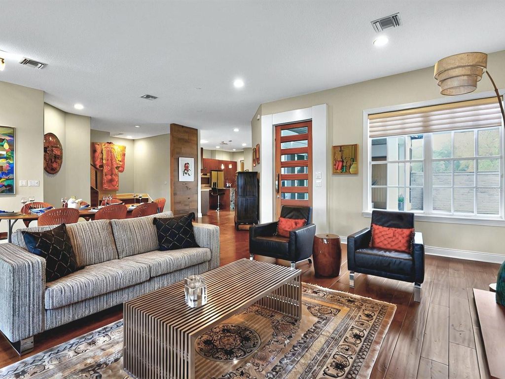 Image 17 of property listing at 9744 COVENT GARDEN DRIVE, Orlando, FL 32827