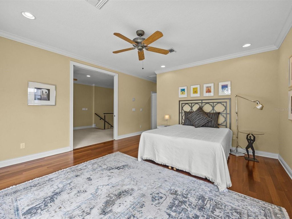 Image 32 of property listing at 9744 COVENT GARDEN DRIVE, Orlando, FL 32827