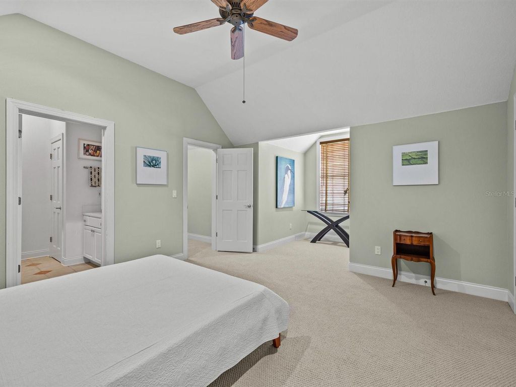 Image 42 of property listing at 9744 COVENT GARDEN DRIVE, Orlando, FL 32827