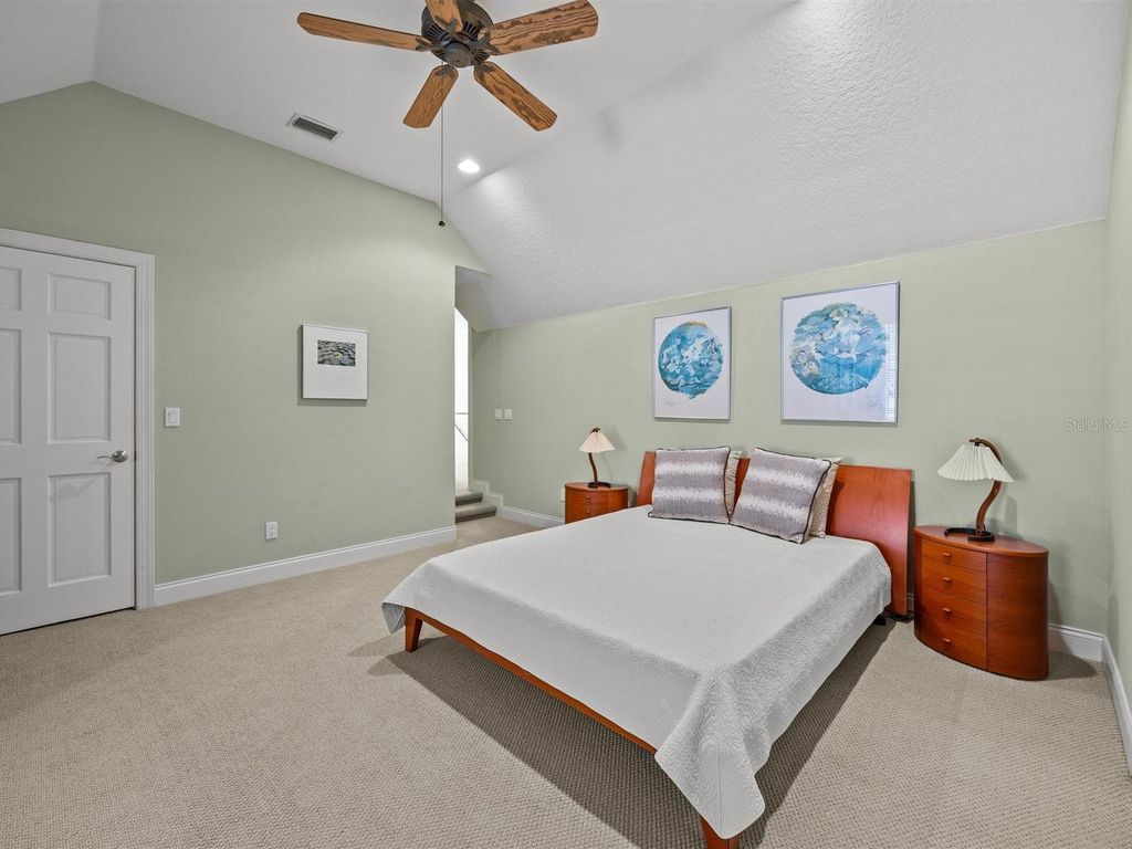 Image 43 of property listing at 9744 COVENT GARDEN DRIVE, Orlando, FL 32827