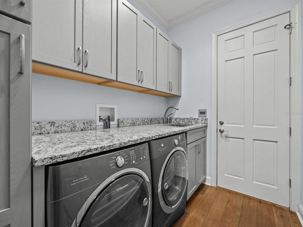 Image 51 of property listing at 9744 COVENT GARDEN DRIVE, Orlando, FL 32827