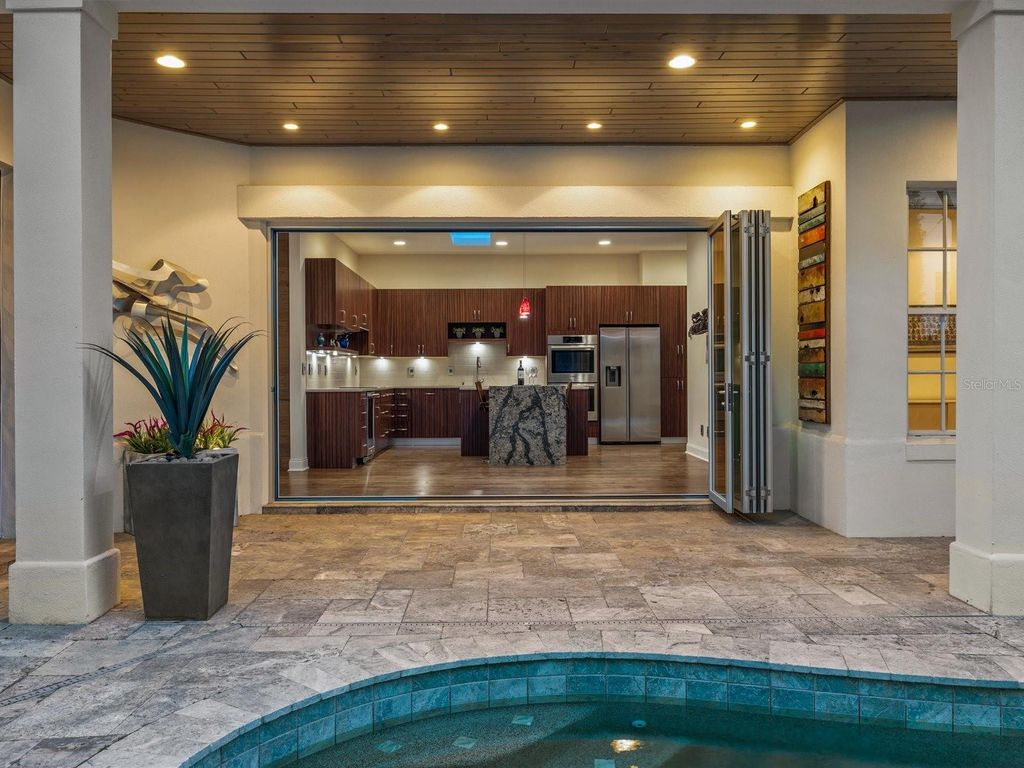 Image 10 of property listing at 9744 COVENT GARDEN DRIVE, Orlando, FL 32827