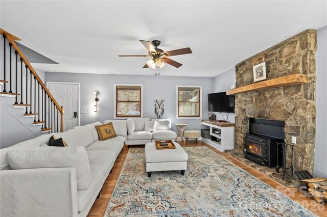 52 Treanors Place, Maggie Valley, NC 28751