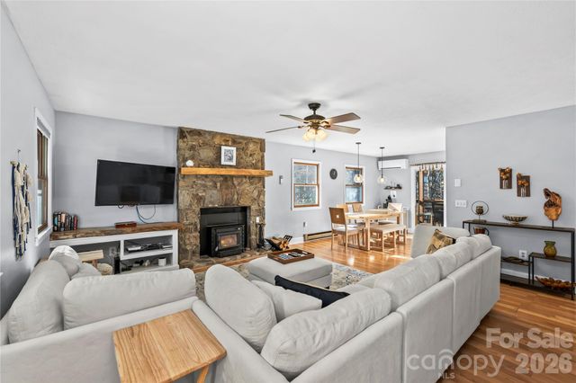 52 Treanors Place, Maggie Valley, NC 28751