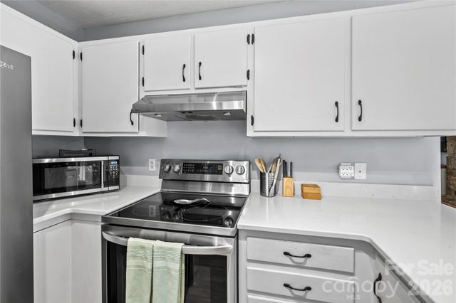 52 Treanors Place, Maggie Valley, NC 28751