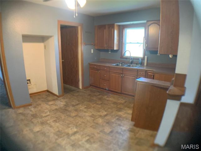 1218 S 5th Street, De Soto, MO 63020