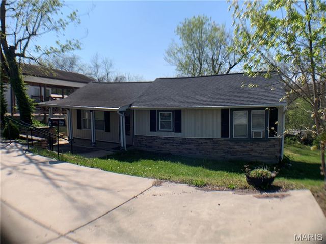 1218 S 5th Street, De Soto, MO 63020