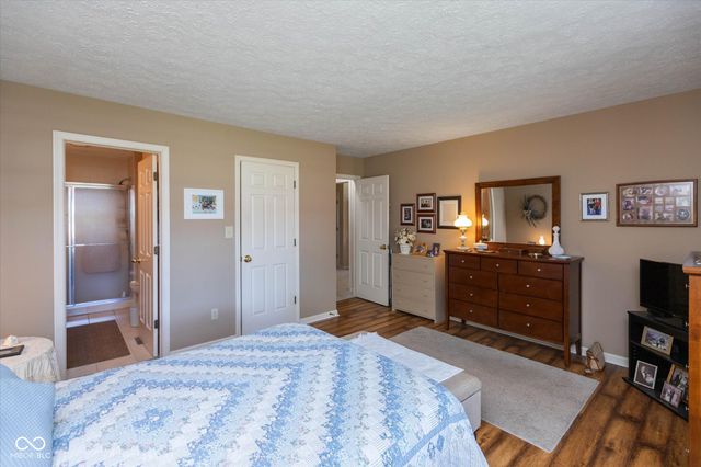 7086 Steinmeier Drive W, Indianapolis, IN 46220
