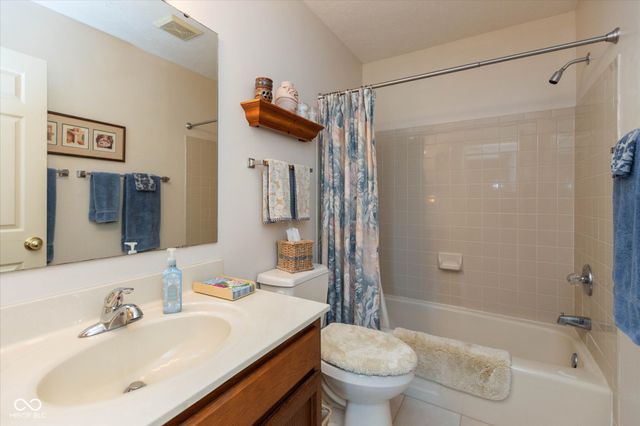 7086 Steinmeier Drive W, Indianapolis, IN 46220