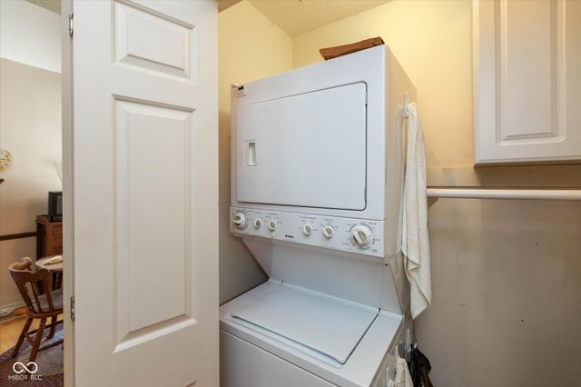 7086 Steinmeier Drive W, Indianapolis, IN 46220
