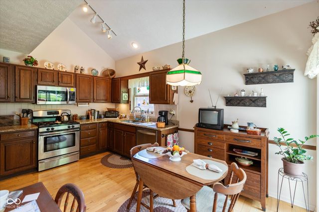 7086 Steinmeier Drive W, Indianapolis, IN 46220