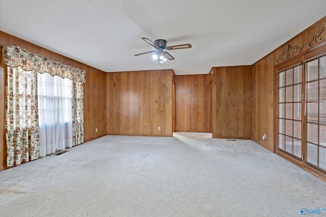 4300 Clayrest Drive NW, Huntsville, AL 35816