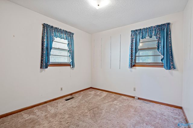 4300 Clayrest Drive NW, Huntsville, AL 35816