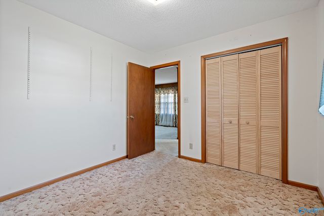 4300 Clayrest Drive NW, Huntsville, AL 35816