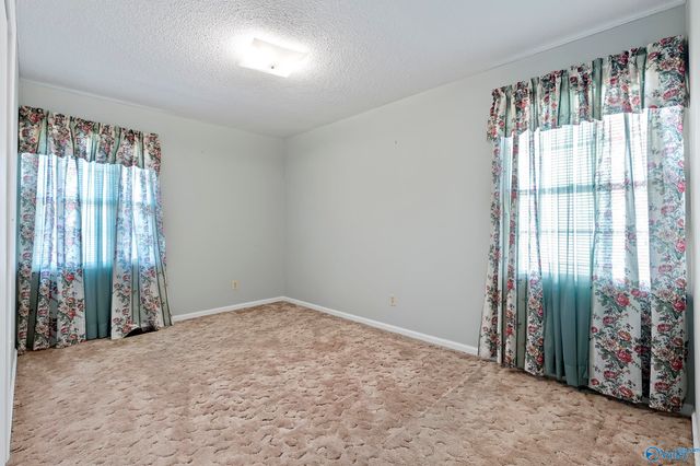 4300 Clayrest Drive NW, Huntsville, AL 35816