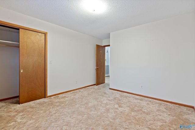 4300 Clayrest Drive NW, Huntsville, AL 35816