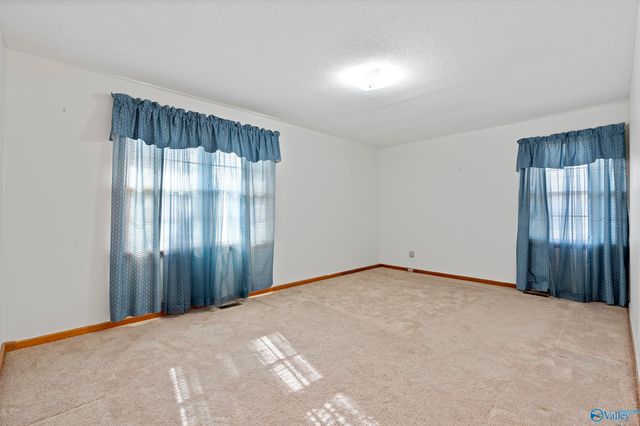 4300 Clayrest Drive NW, Huntsville, AL 35816