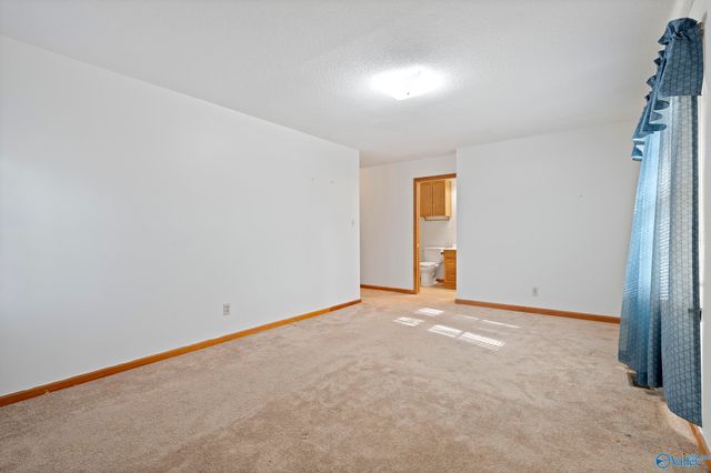 4300 Clayrest Drive NW, Huntsville, AL 35816