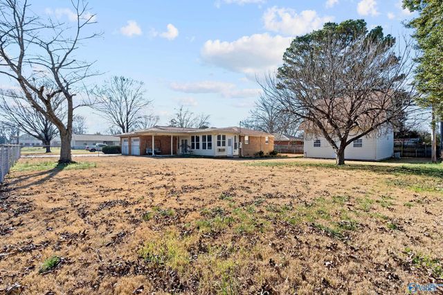 4300 Clayrest Drive NW, Huntsville, AL 35816