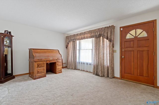 4300 Clayrest Drive NW, Huntsville, AL 35816