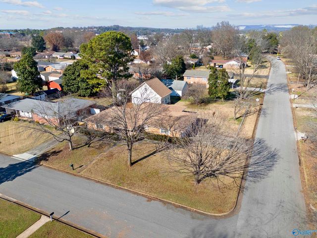 4300 Clayrest Drive NW, Huntsville, AL 35816