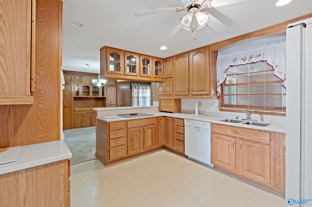 4300 Clayrest Drive NW, Huntsville, AL 35816