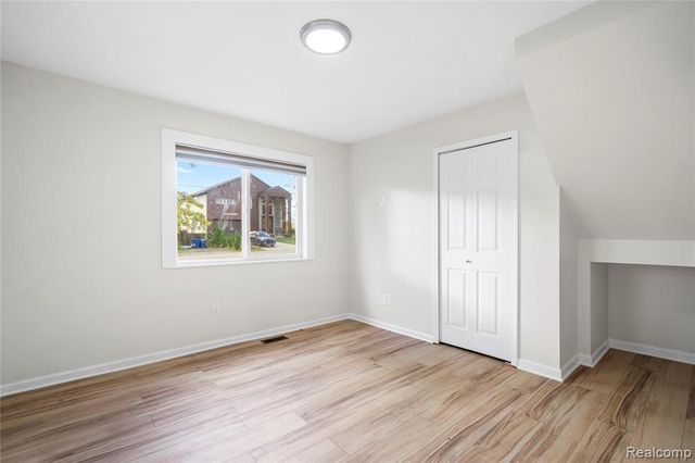 1330 Bamford Drive, Waterford, MI 48328