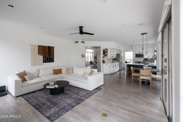 6735 E GELDING Drive, Scottsdale, AZ 85254