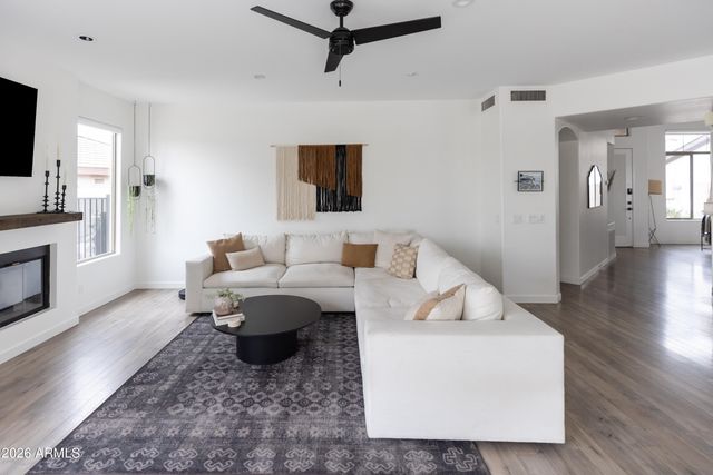 6735 E GELDING Drive, Scottsdale, AZ 85254